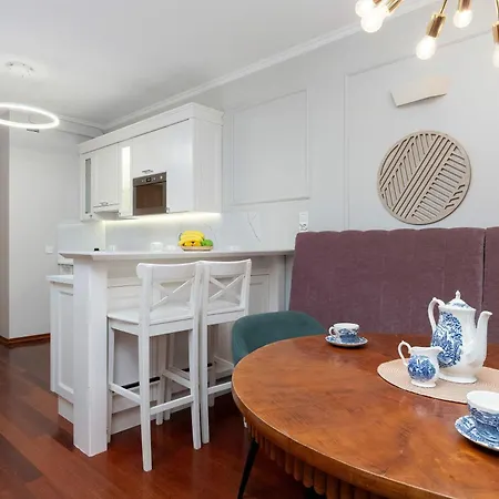 Stylish Family With Parking And 2 Balcony By Renters Gdyně