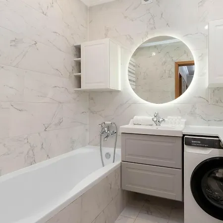 Stylish Family With Parking And 2 Balcony By Renters *