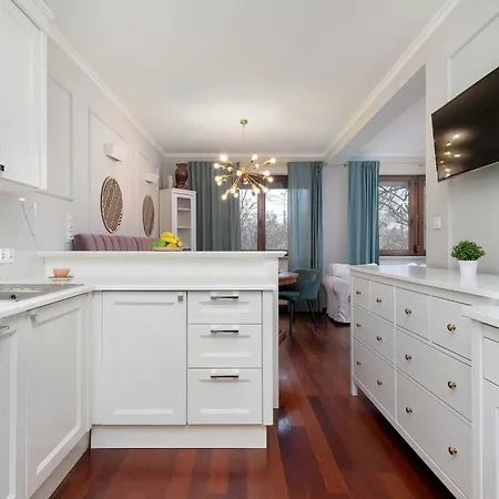 Stylish Family With Parking And 2 Balcony By Renters