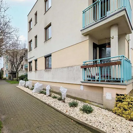 Stylish Family With Parking And 2 Balcony By Renters