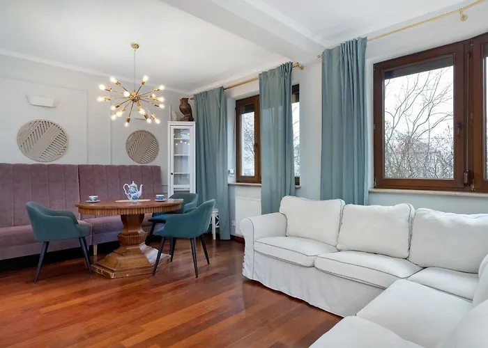 Stylish Family With Parking And 2 Balcony By Renters *