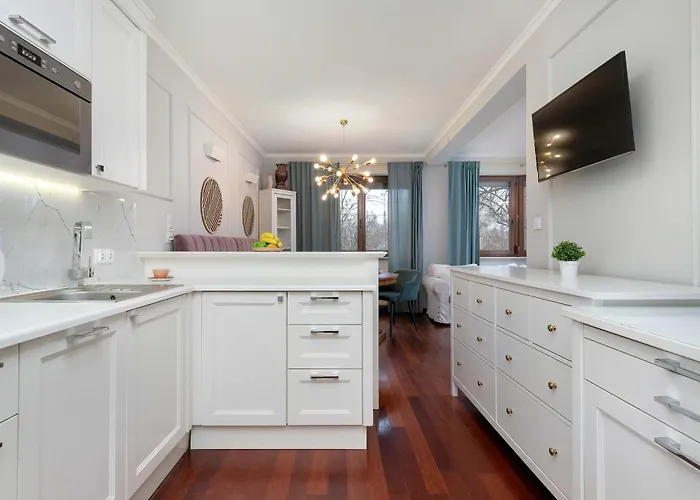 Stylish Family With Parking And 2 Balcony By Renters